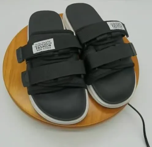 Men′s Summer Hot Sell Sports Beach Flat Outsole Sandal 